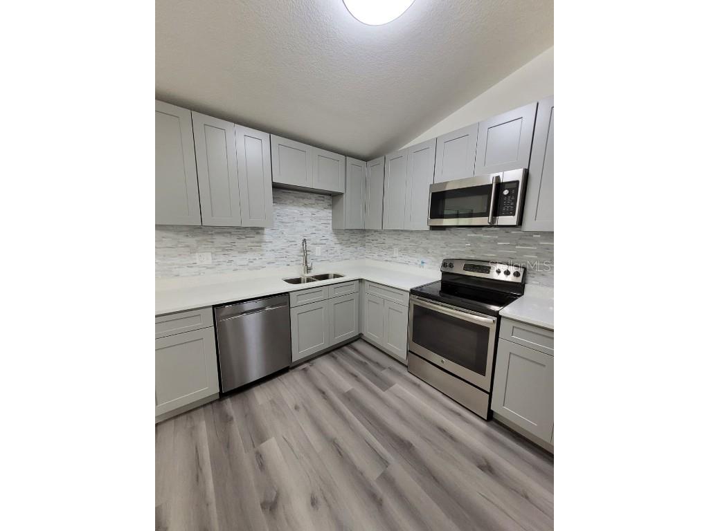 332 Cornwallis Court Kissimmee FL 34758 S5135393 image10