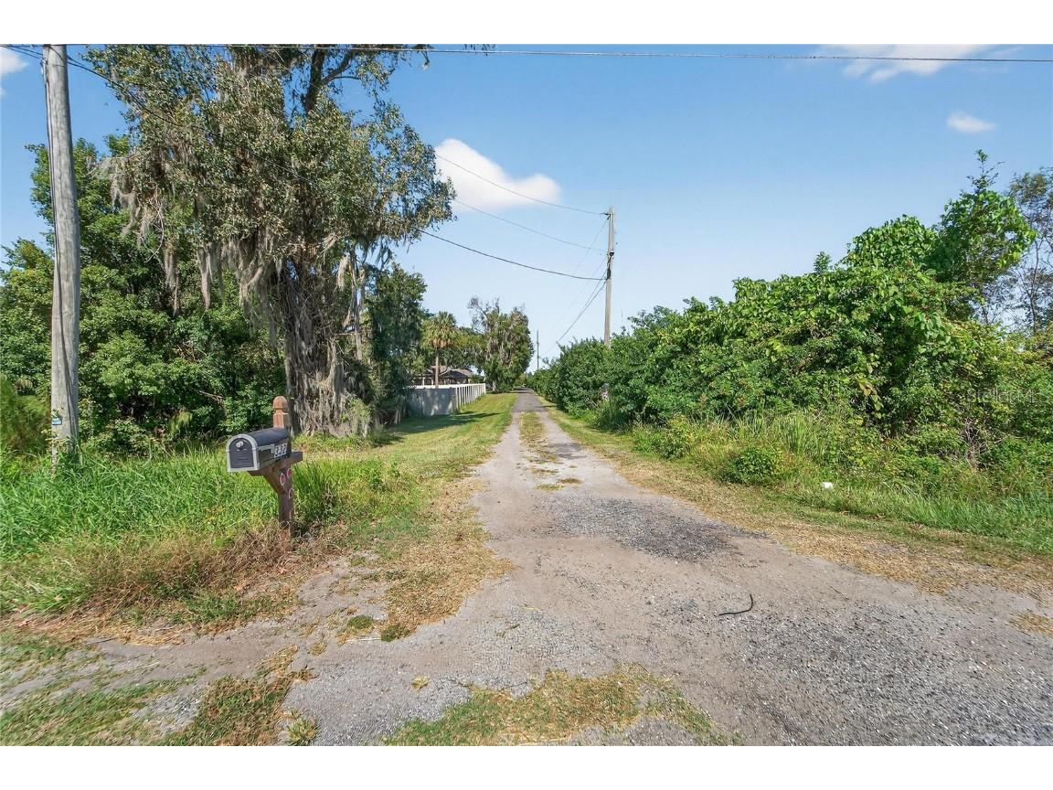 332 Holloway Road Plant City FL 33567 TB8443738 image4