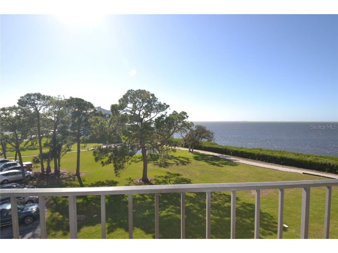 332 Mariner Drive Tarpon Springs FL 34689 U8199908 image1