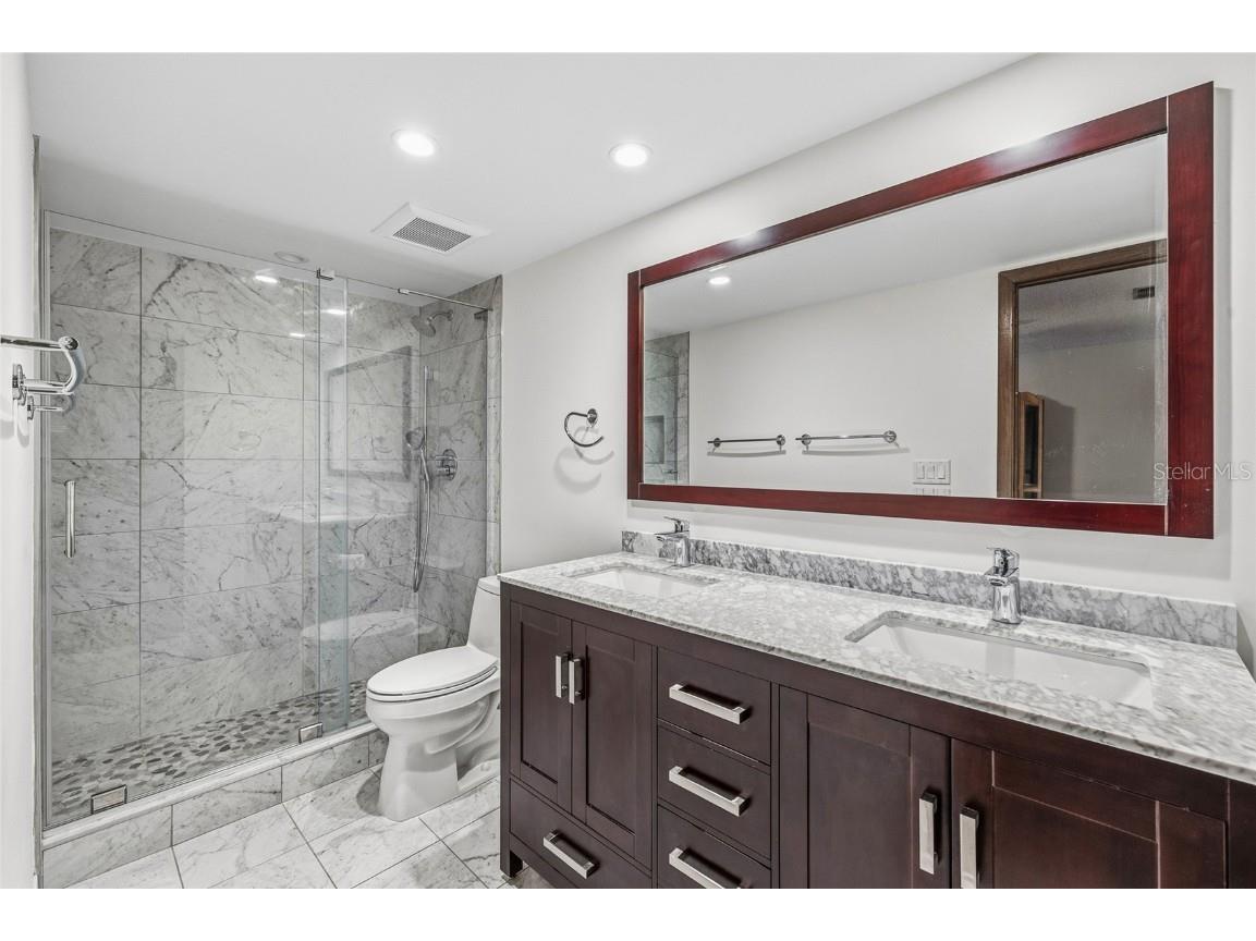 332 Moorings Cove Drive #2E Tarpon Springs FL 34689 TB8444958 image21