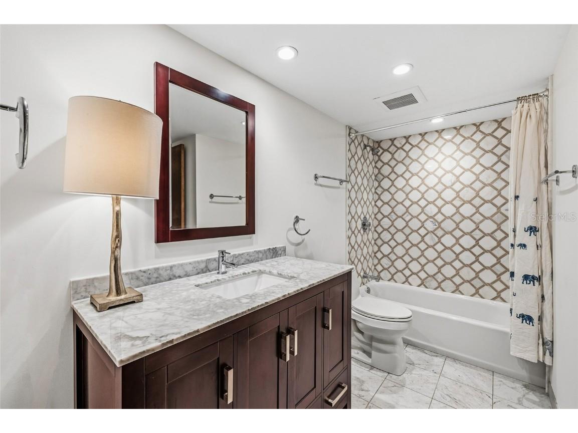 332 Moorings Cove Drive #2E Tarpon Springs FL 34689 TB8444958 image24