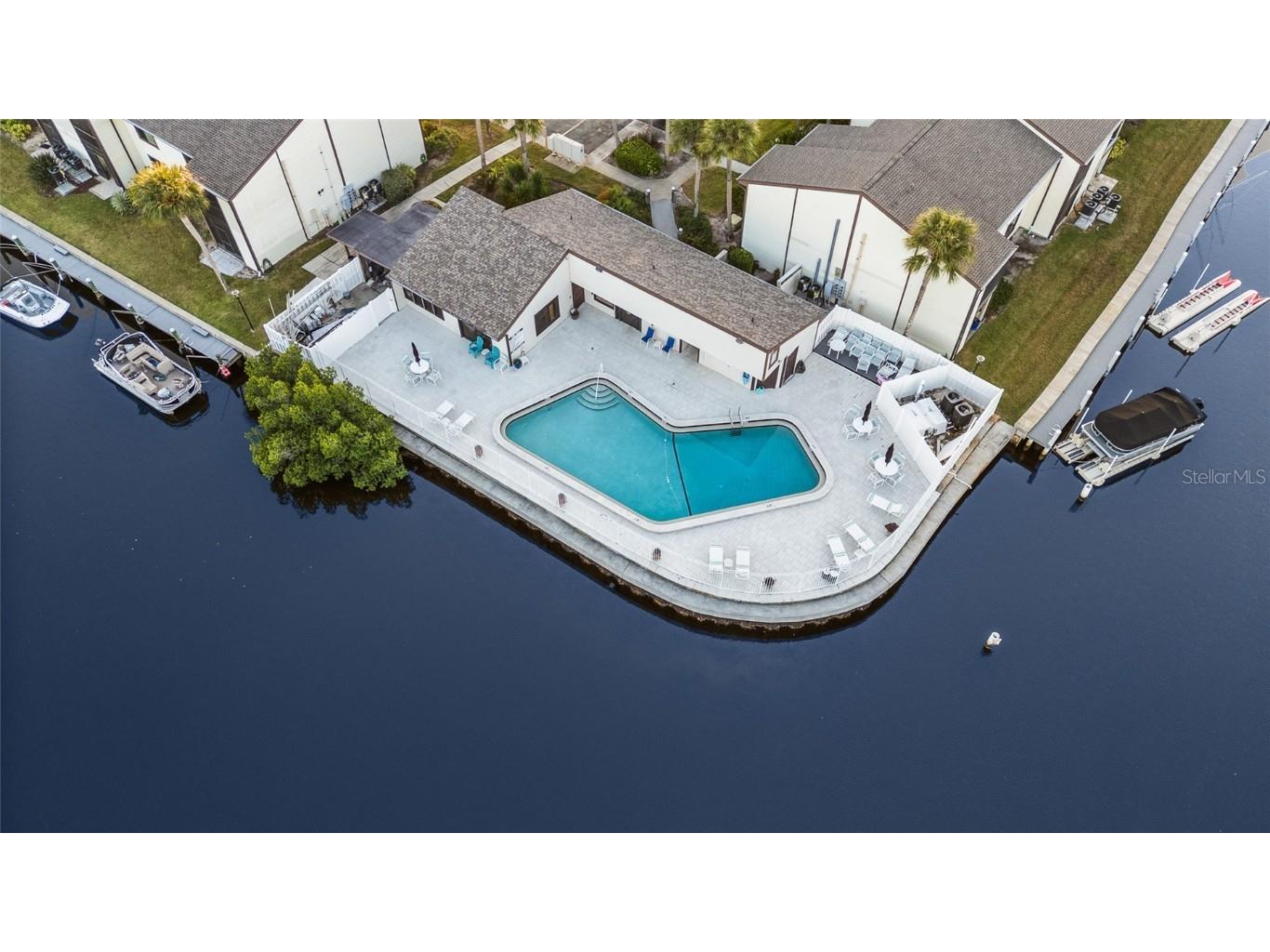 332 Moorings Cove Drive #2E Tarpon Springs FL 34689 TB8444958 image35