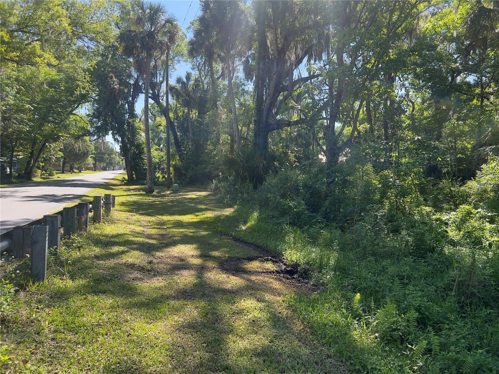 332 NW Crystal Street Crystal River FL 34428 A4676131 image2