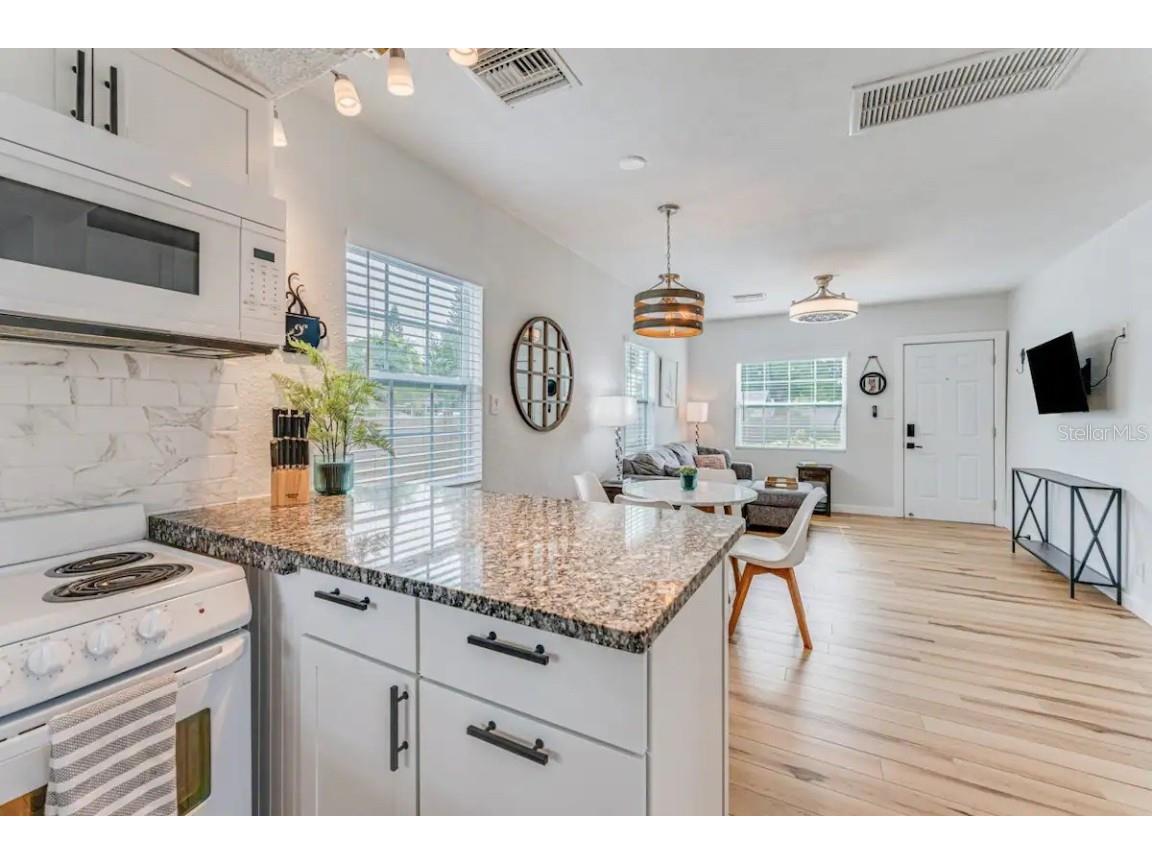 3320 18th Street N Saint Petersburg FL 33713 TB8405558 image13