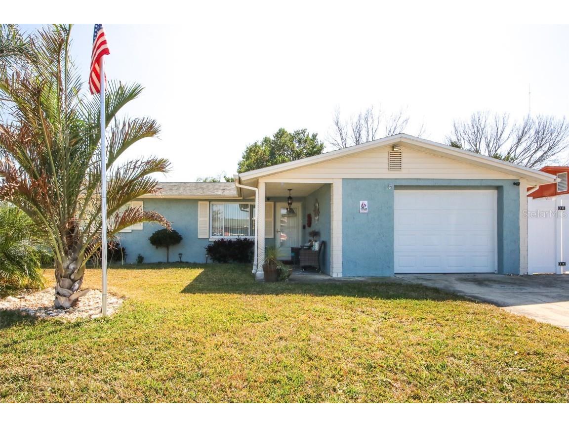 3320 Hoover Dr Holiday FL 34691 W7852669 image1
