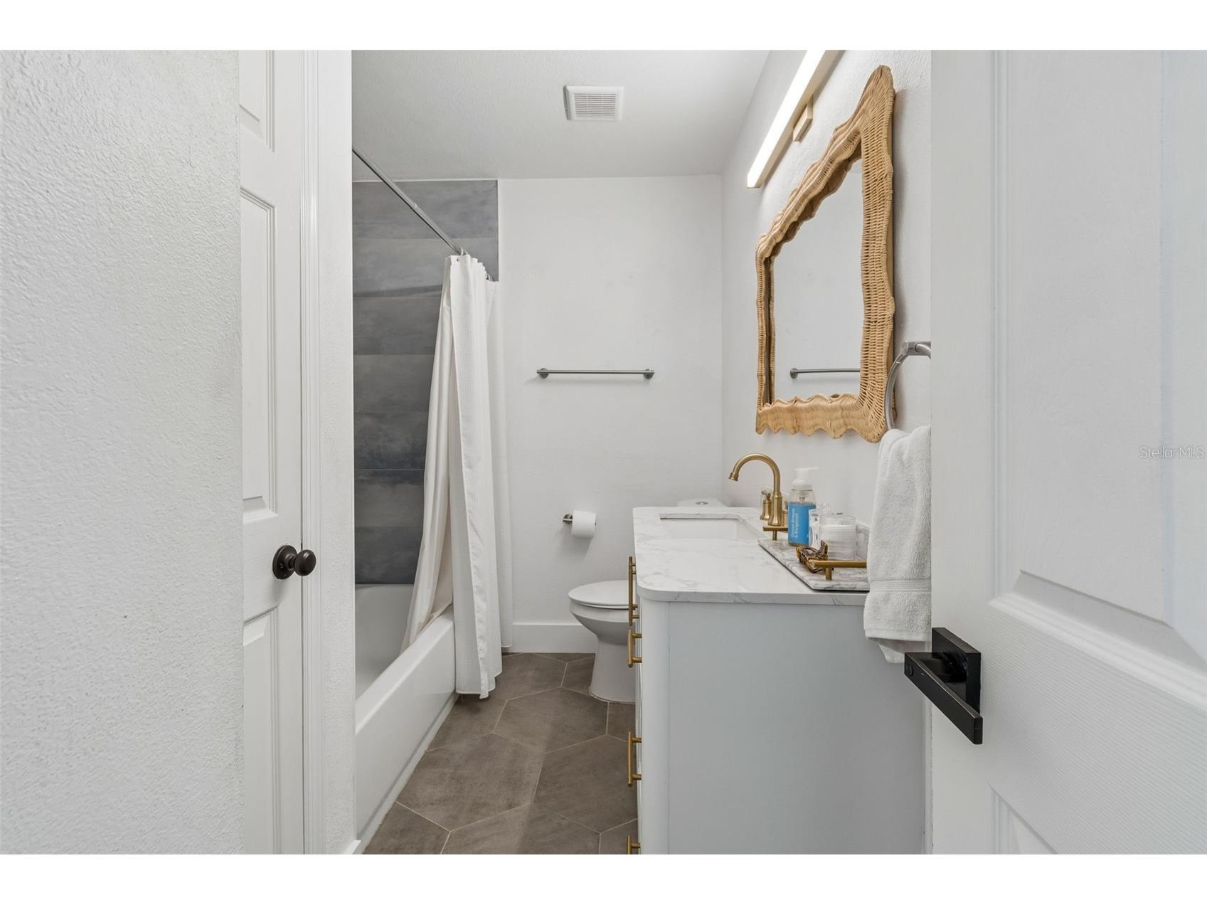 3320 W Iowa Avenue Tampa FL 33611 TB8500133 image38