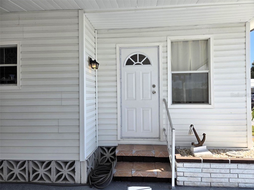 3321 Shingle Oak Terrace Sarasota FL 34237 A4670917 image2