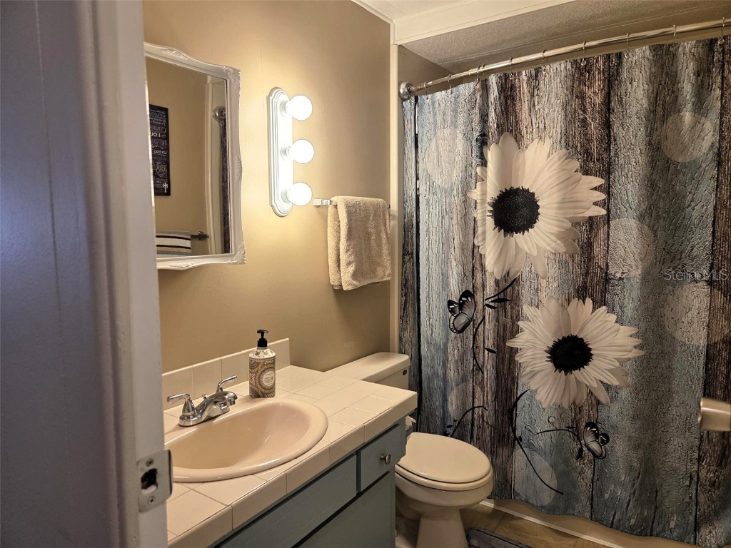 3321 Shingle Oak Terrace Sarasota FL 34237 A4670917 image35