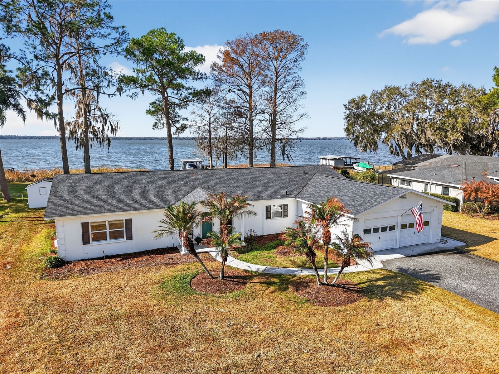 33225 Lakeshore Drive Tavares FL 32778 - LAKE DORA - HARRIS CHAIN OF LAKES G5108512 image4