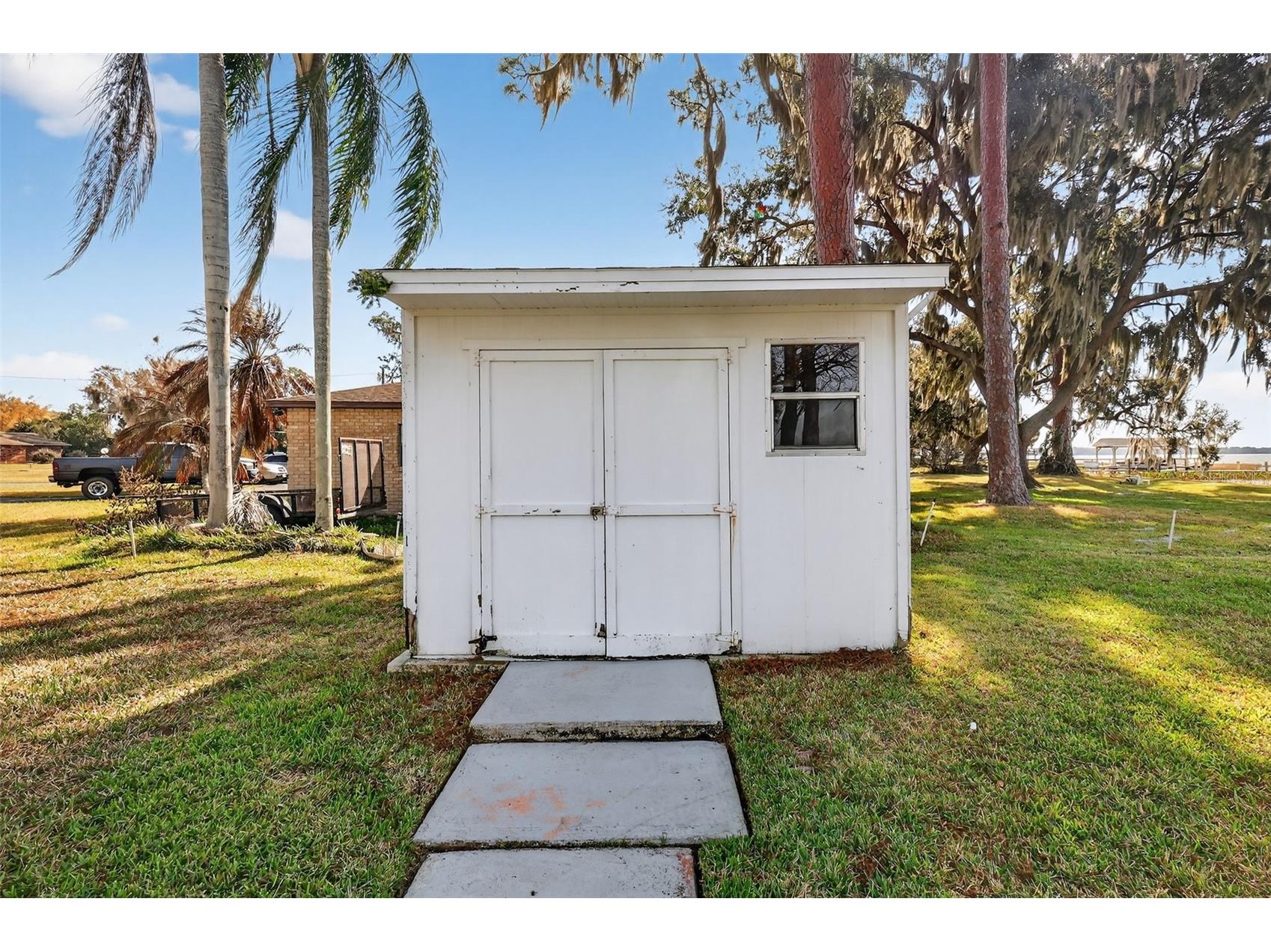 33225 Lakeshore Drive Tavares FL 32778 - LAKE DORA - HARRIS CHAIN OF LAKES G5108512 image46