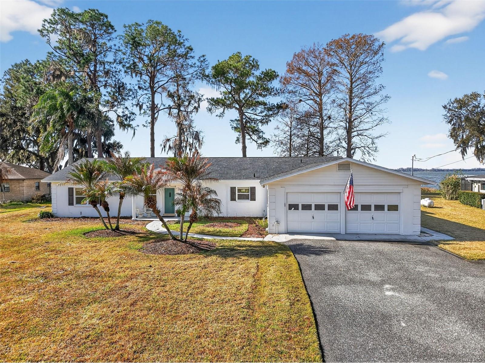 33225 Lakeshore Drive Tavares FL 32778 - LAKE DORA - HARRIS CHAIN OF LAKES G5108512 image47