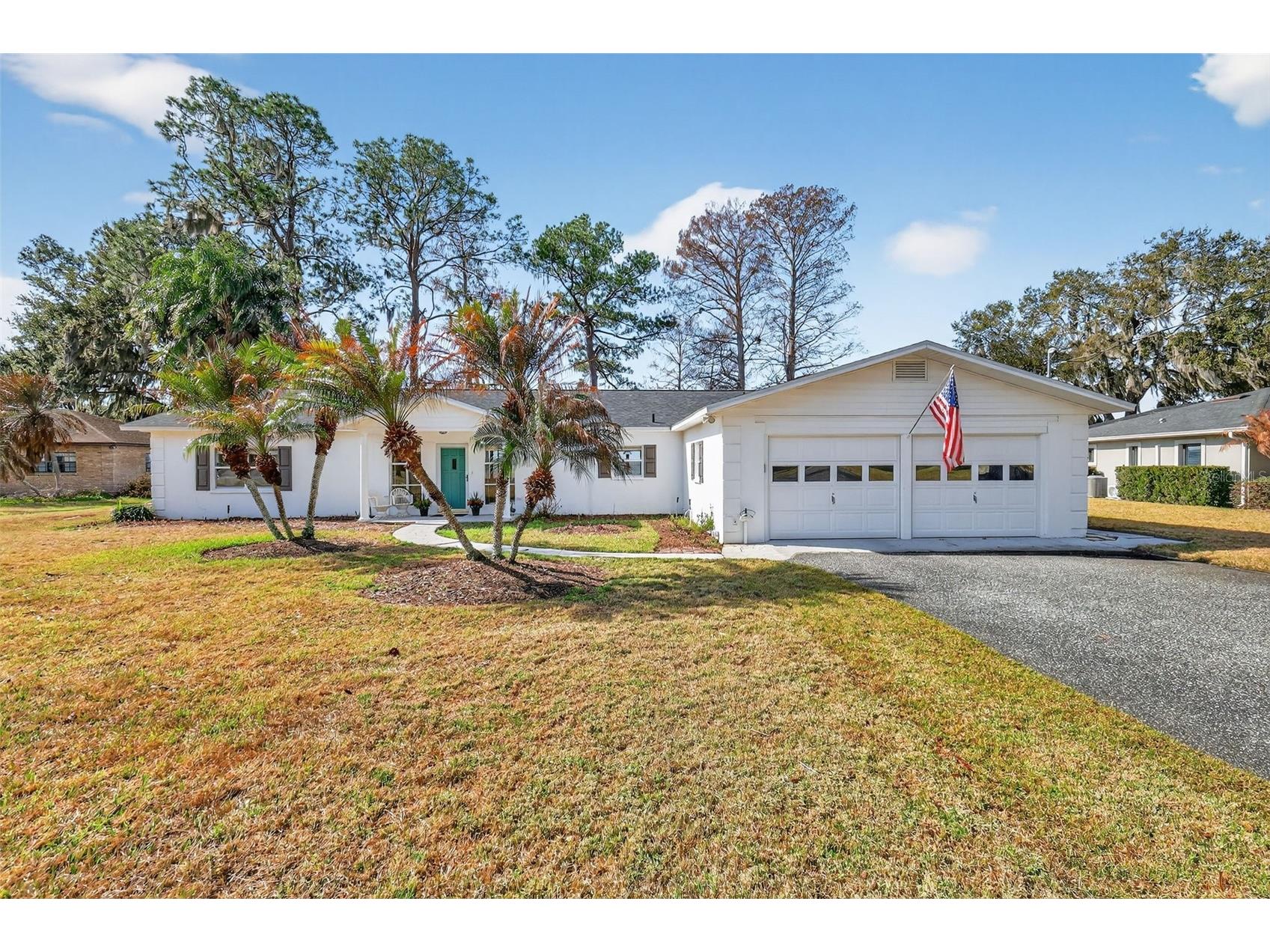 33225 Lakeshore Drive Tavares FL 32778 - LAKE DORA - HARRIS CHAIN OF LAKES G5108512 image7