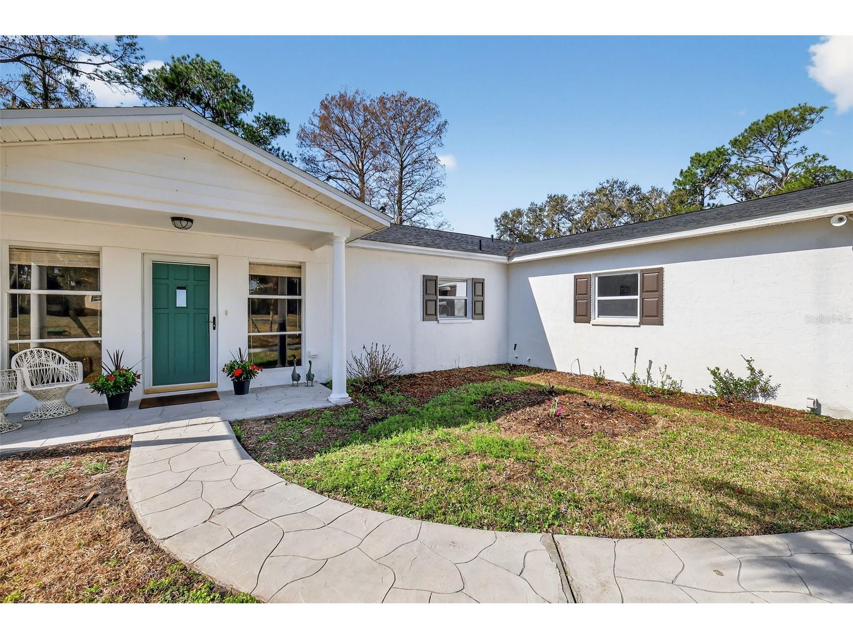 33225 Lakeshore Drive Tavares FL 32778 - LAKE DORA - HARRIS CHAIN OF LAKES G5108512 image8