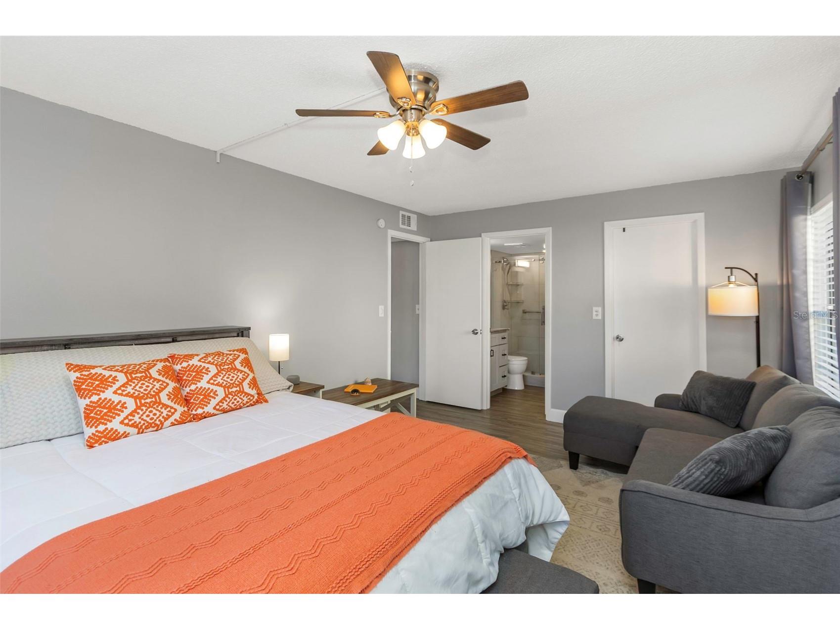 3323 Crystal Court E #B Palm Harbor FL 34685 TB8488585 image16