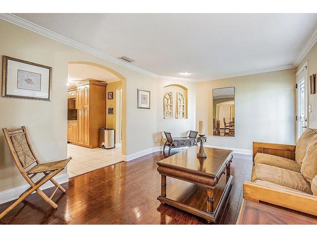 3323 W Walnut Street Tampa FL 33607 TB8443262 image10