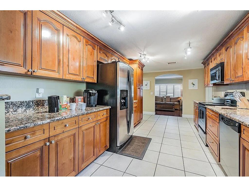 3323 W Walnut Street Tampa FL 33607 TB8443262 image12