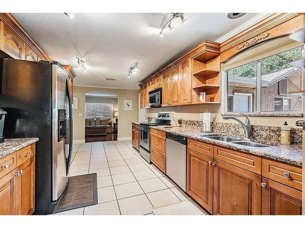 3323 W Walnut Street Tampa FL 33607 TB8443262 image13