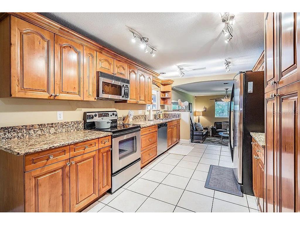 3323 W Walnut Street Tampa FL 33607 TB8443262 image14