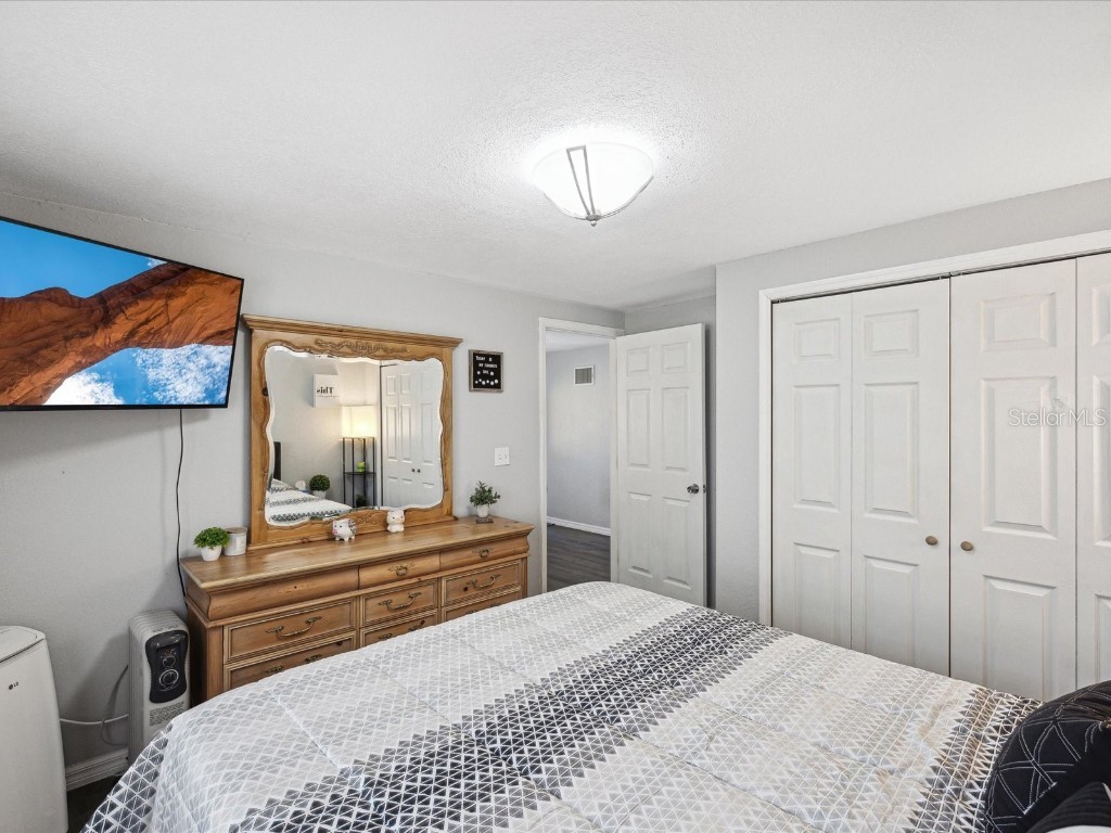 3323 W Walnut Street Tampa FL 33607 TB8443262 image42