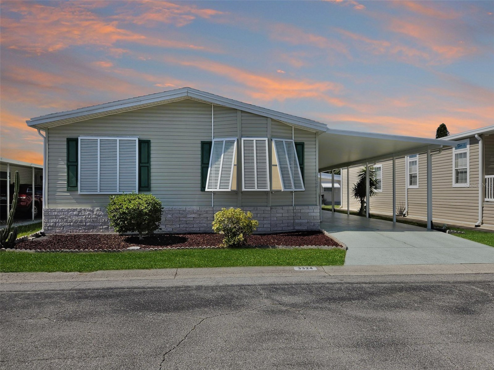 3324 Overcup Oak Terrace Sarasota FL 34237 A4698245 image1