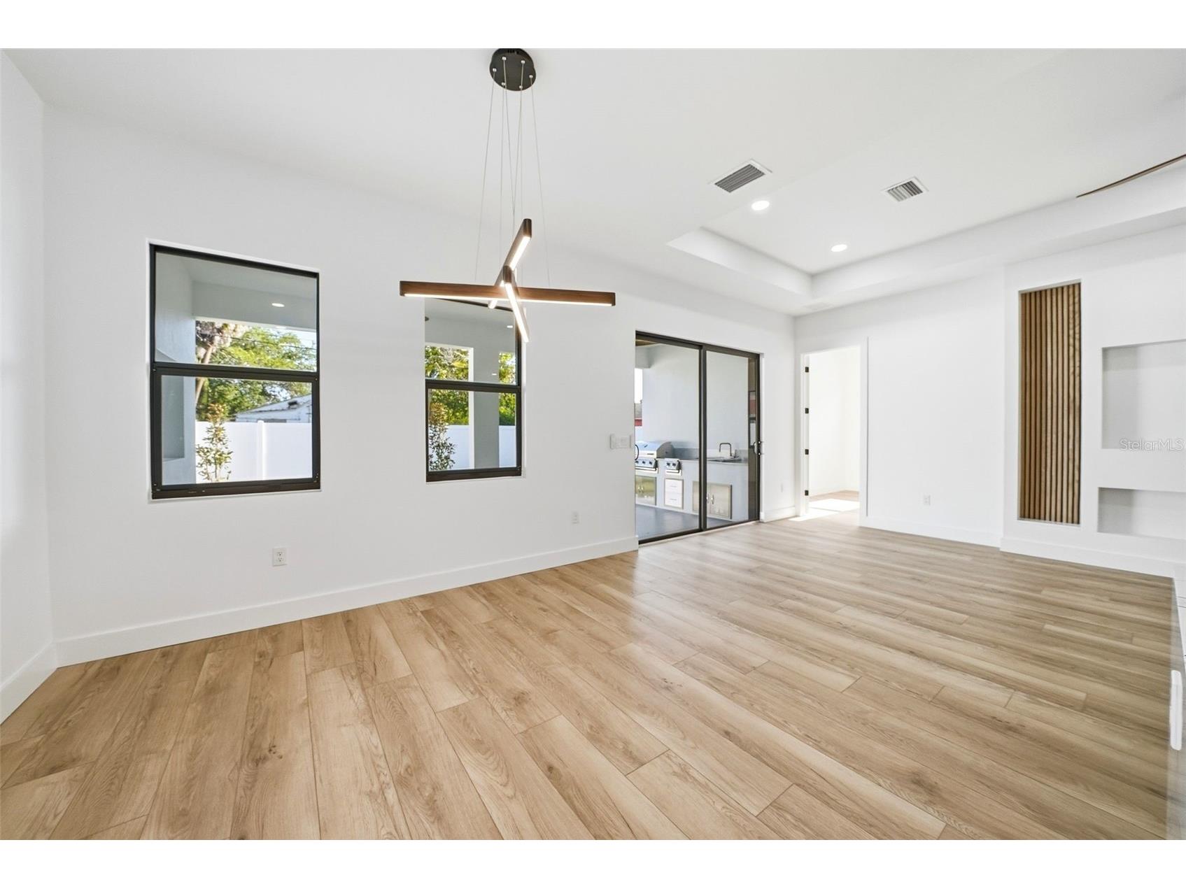 3325 55 Avenue N Saint Petersburg FL 33714 TB8501112 image14