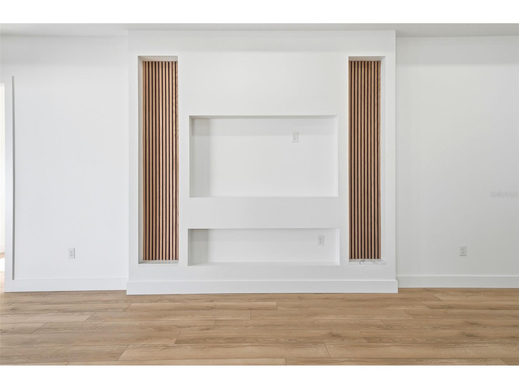 3325 55 Avenue N Saint Petersburg FL 33714 TB8501112 image16