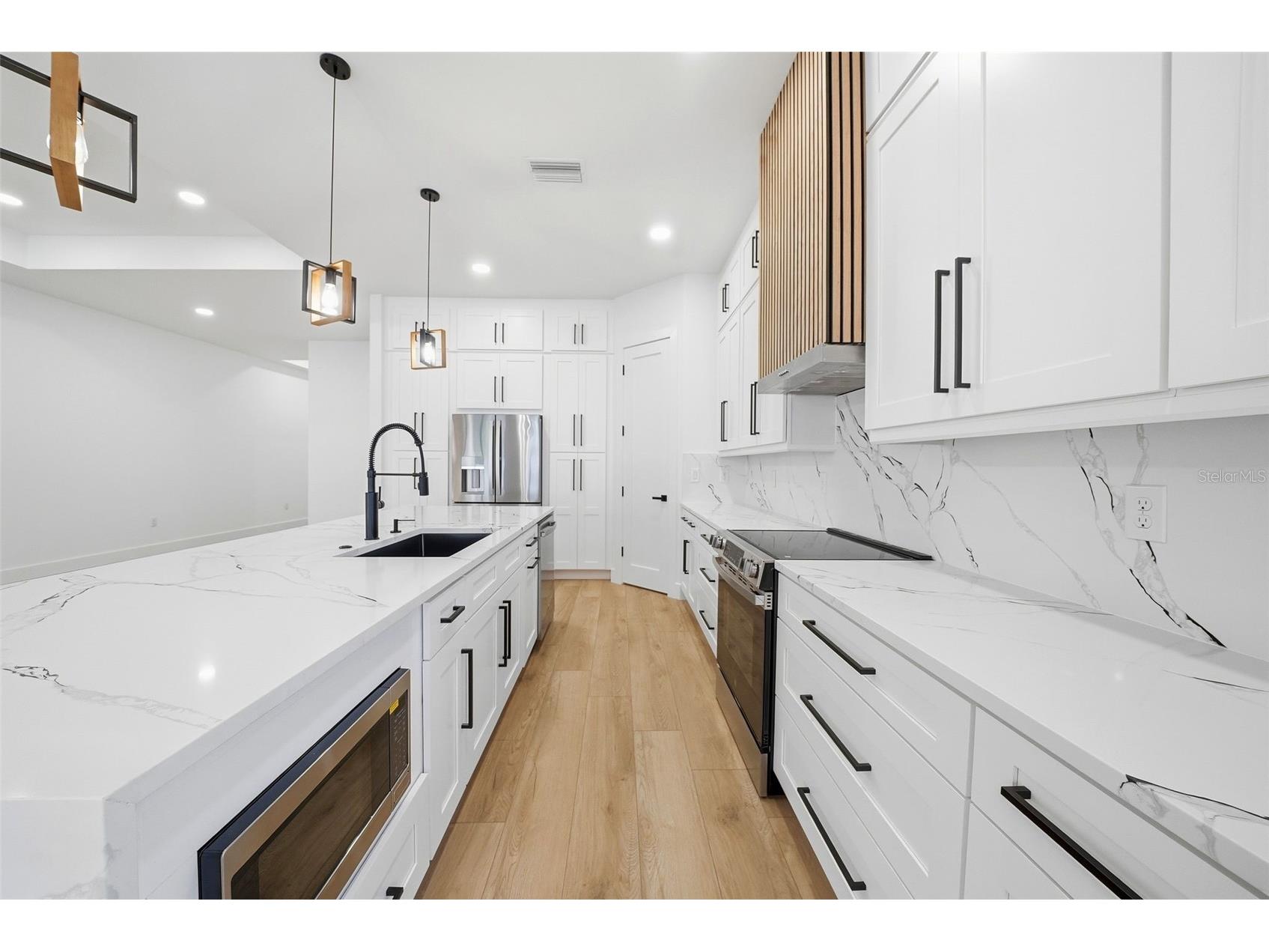 3325 55 Avenue N Saint Petersburg FL 33714 TB8501112 image22
