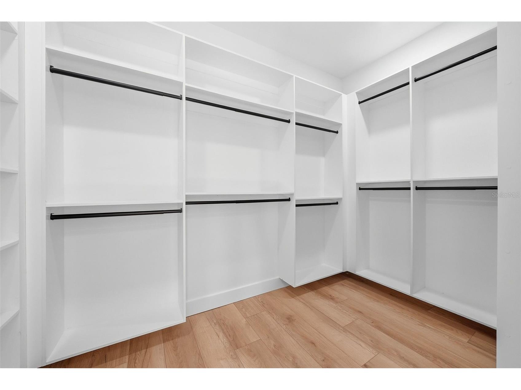 3325 55 Avenue N Saint Petersburg FL 33714 TB8501112 image28