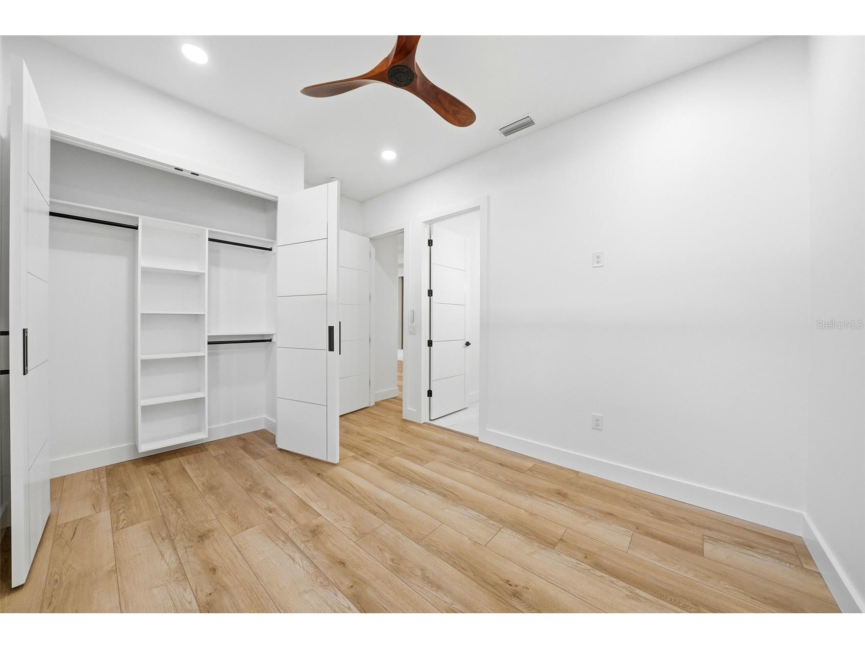 3325 55 Avenue N Saint Petersburg FL 33714 TB8501112 image33