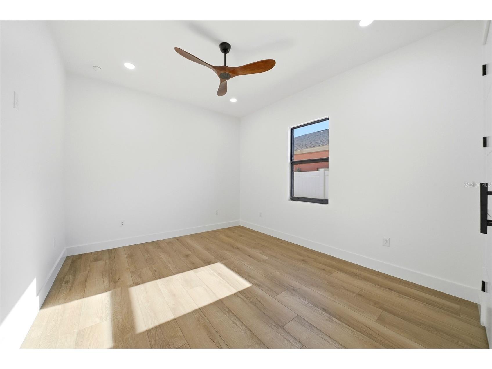 3325 55 Avenue N Saint Petersburg FL 33714 TB8501112 image34