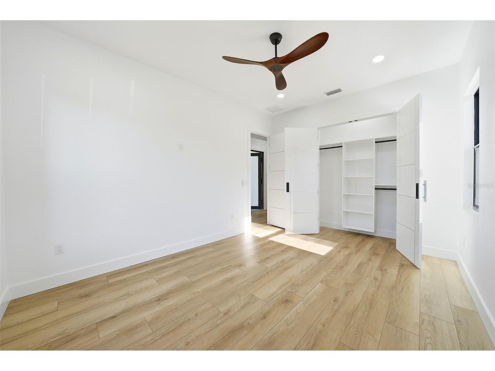 3325 55 Avenue N Saint Petersburg FL 33714 TB8501112 image36