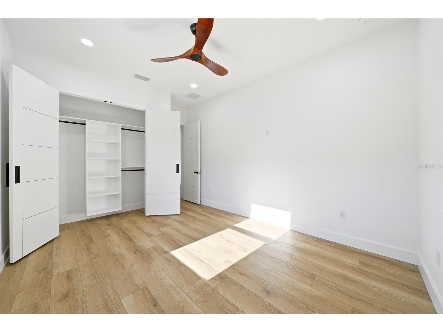 3325 55 Avenue N Saint Petersburg FL 33714 TB8501112 image38