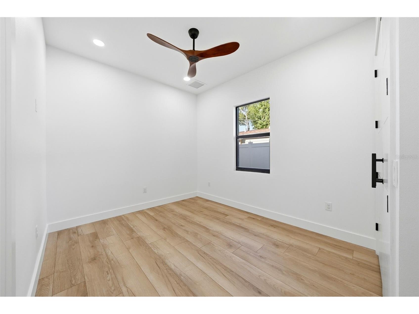 3325 55 Avenue N Saint Petersburg FL 33714 TB8501112 image39