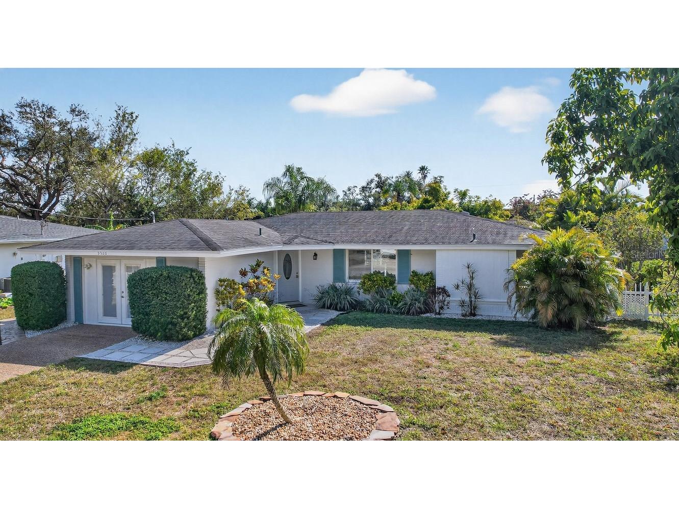 3326 Rowena Street Sarasota FL 34231 - SHADOW LAKE A4676853 image1
