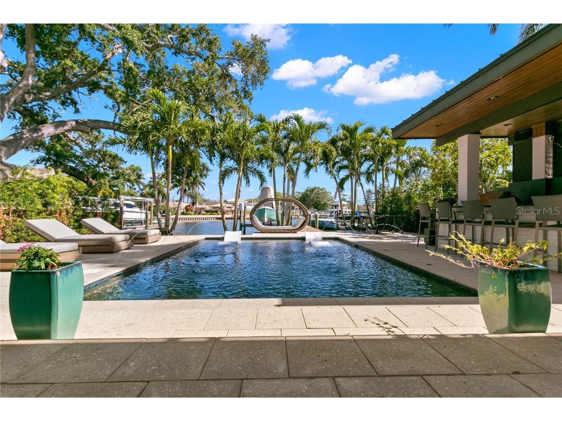 3327 Overlook Drive NE Saint Petersburg FL 33703 - SMACK BAYOU U8246386 image1