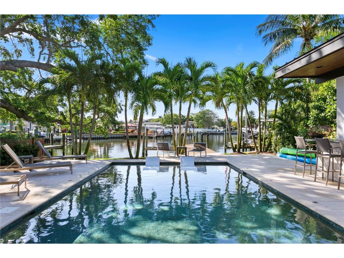 3327 Overlook Drive NE Saint Petersburg FL 33703 - TAMPA BAY U8156878 image1