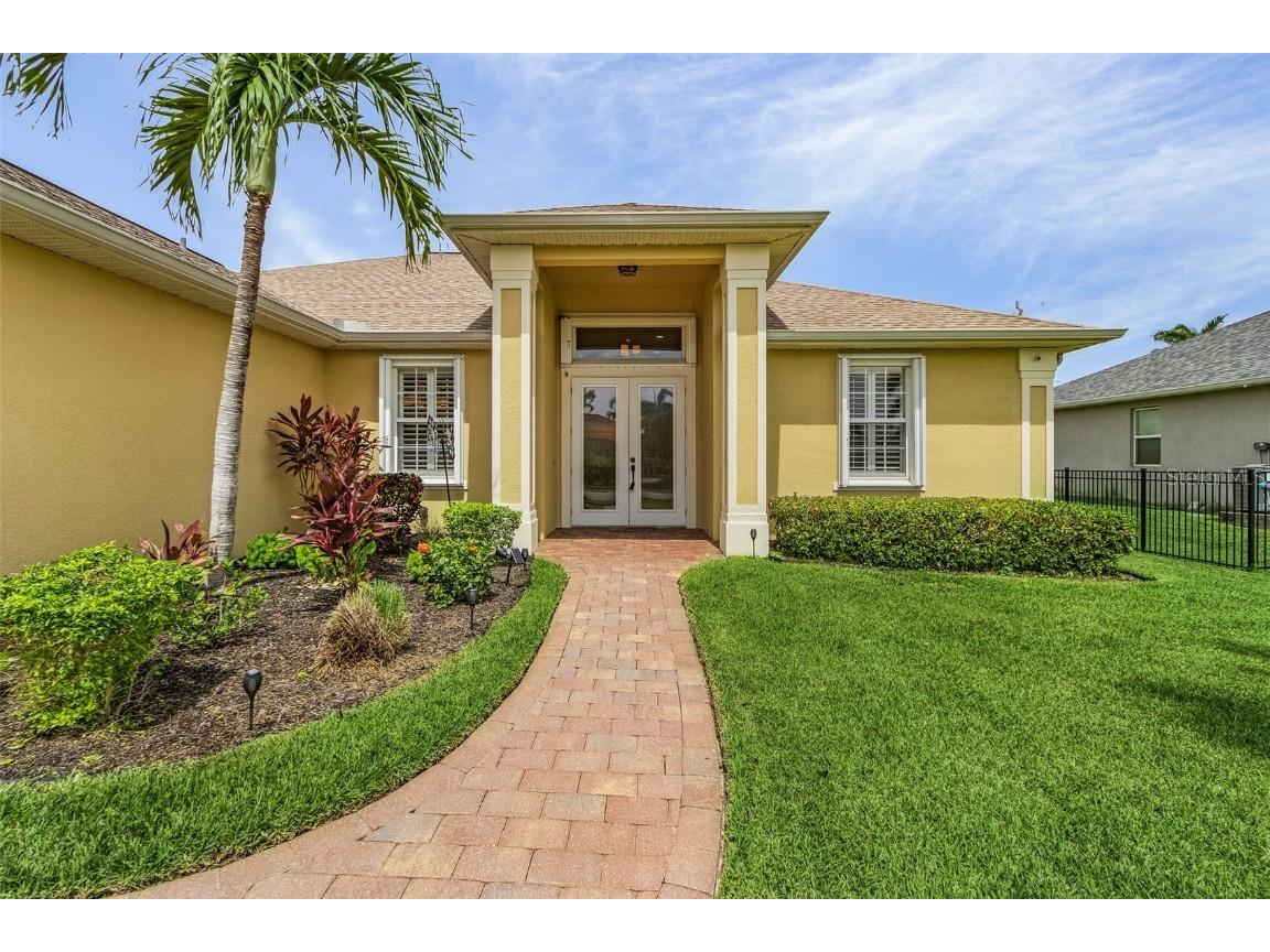 3327 Surfside Boulevard Cape Coral FL 33914 C7496105 image1