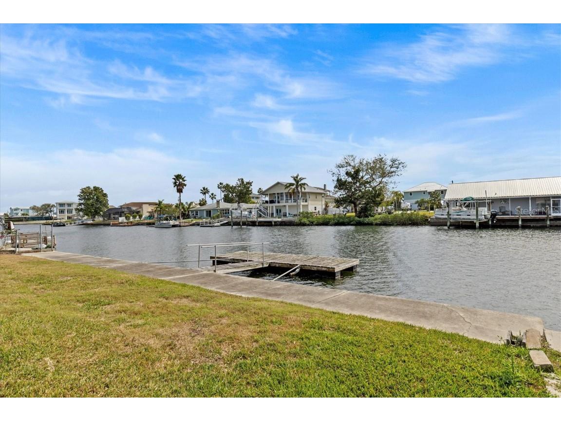 3328 Gulfview Drive Hernando Beach FL 34607 - DIRECT GULF ACCESS W7872894 image5