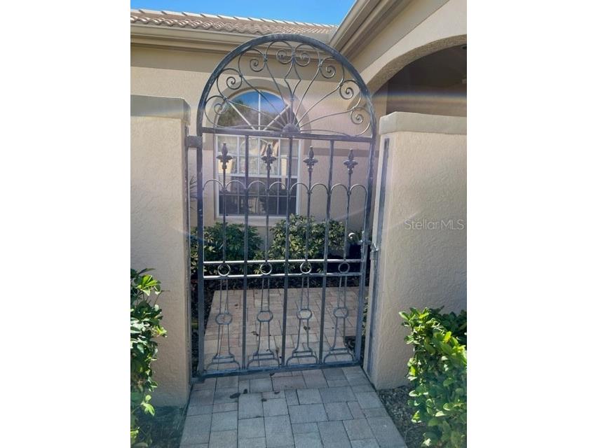 3328 Hadfield Greene #37 Sarasota FL 34235 A4560287 image1