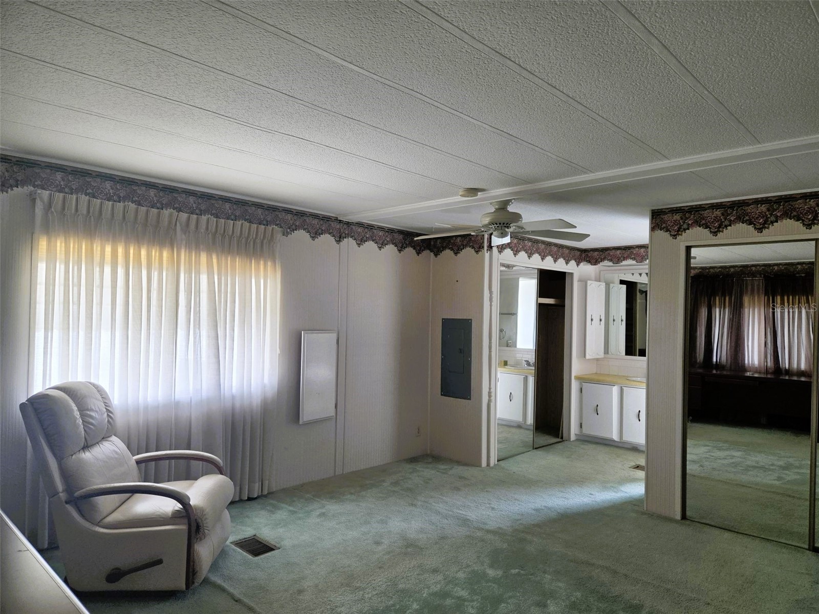 3329 Oakwood Boulevard S Sarasota FL 34237 A4696381 image15