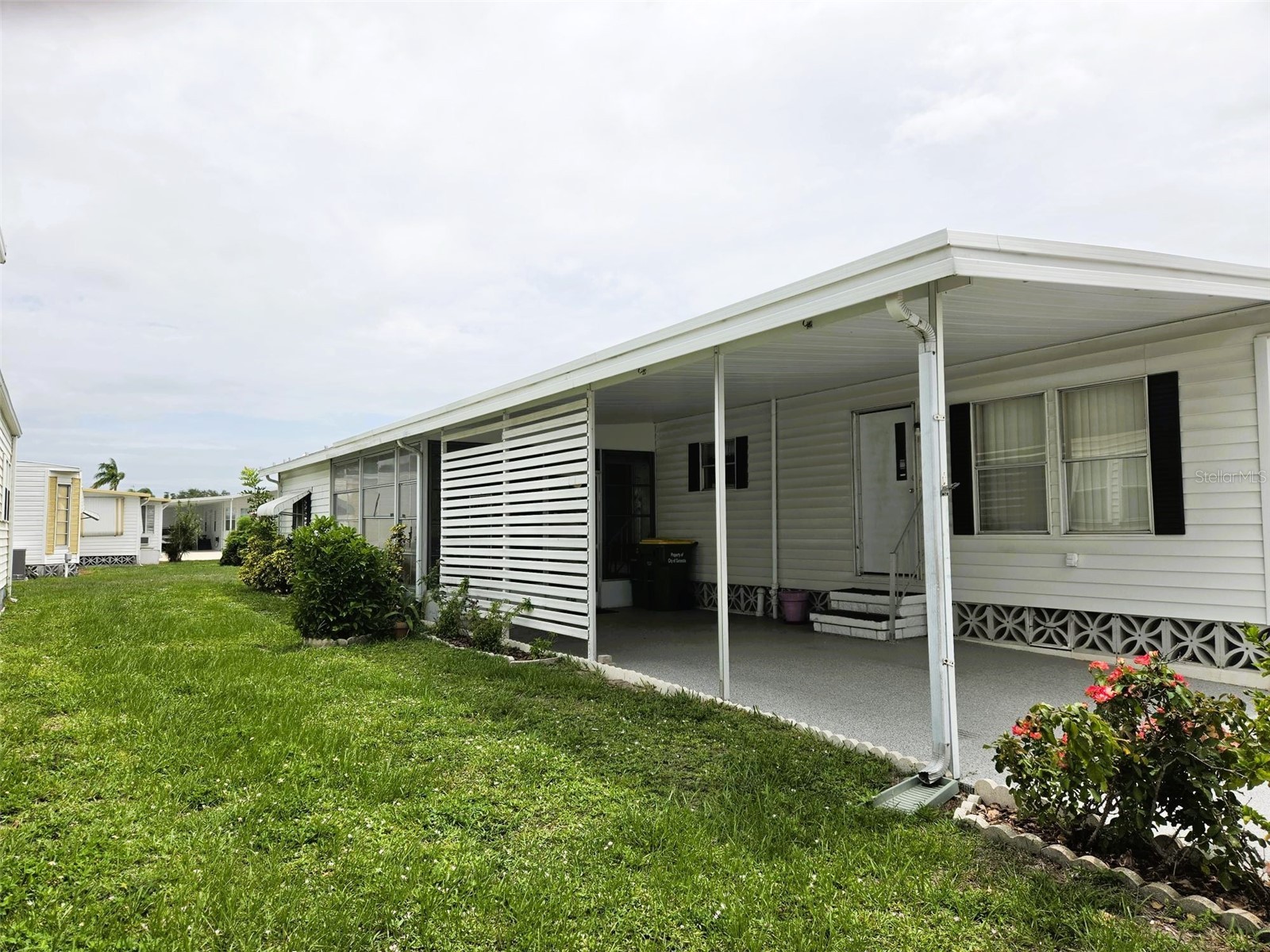 3329 Oakwood Boulevard S Sarasota FL 34237 A4696381 image2