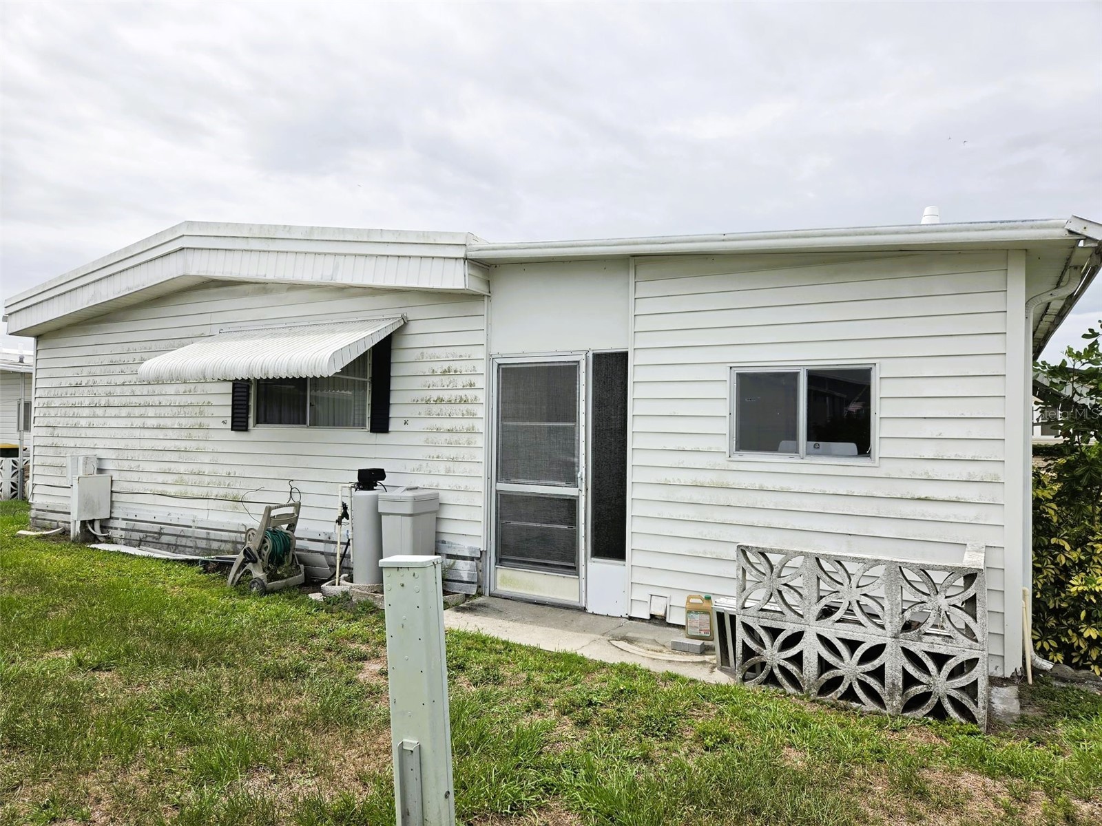 3329 Oakwood Boulevard S Sarasota FL 34237 A4696381 image4