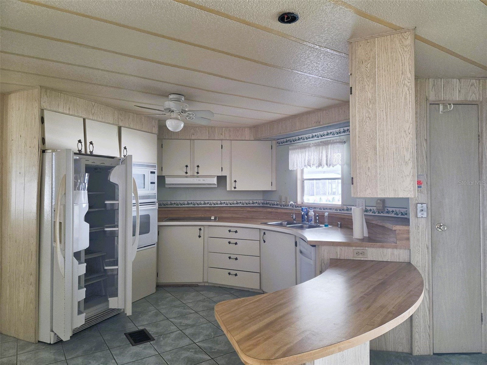 3329 Oakwood Boulevard S Sarasota FL 34237 A4696381 image8