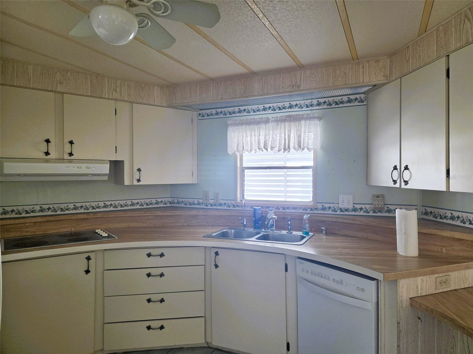 3329 Oakwood Boulevard S Sarasota FL 34237 A4696381 image9