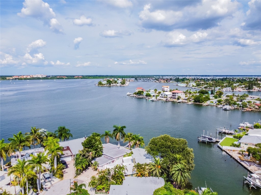 333 E Madeira Avenue Madeira Beach FL 33708 - INTRACOASTAL WATERWAY TB8313804 image1