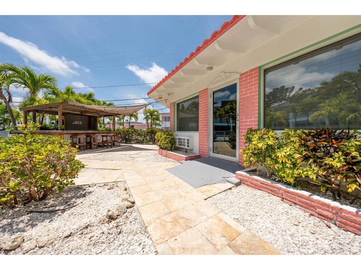 333 Hamden Drive Clearwater Beach FL 33767 TB8363416 image2