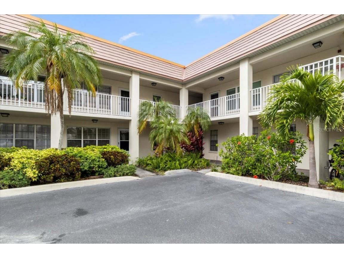 333 Island Way #105 Clearwater FL 33767 U8204389 image1