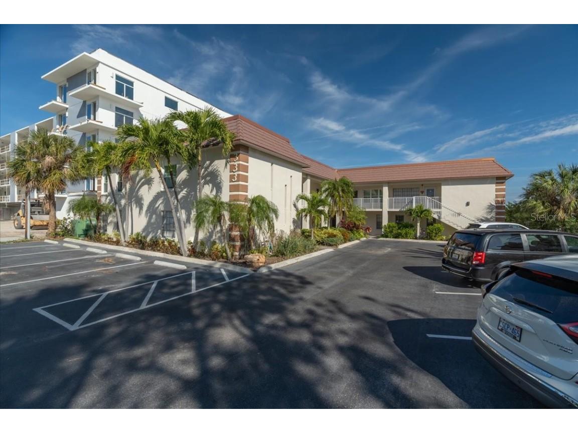 333 Island Way #204 Clearwater FL 33767 - CLEARWATER HARBOR U8184530 image1