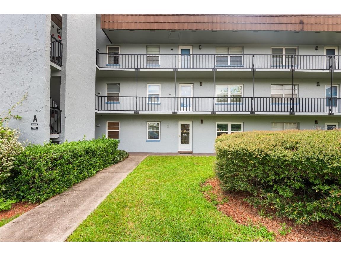 333 Lake Howard Drive NW #103A Winter Haven FL 33880 TB8303272 image1