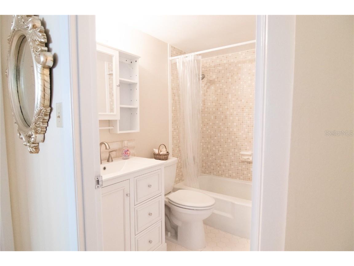 333 Lake Howard Drive NW #201B Winter Haven FL 33880 P4936402 image19